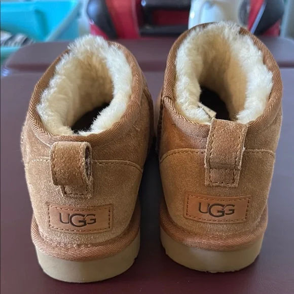 Ugg Tan Suede Ankle Boots with Faux Fur Lining 7 - Picture 2 of 5